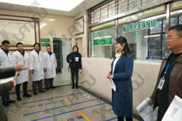華謀咨詢?yōu)槟翅t(yī)院進行科室現(xiàn)場手把手演示輔導(dǎo)